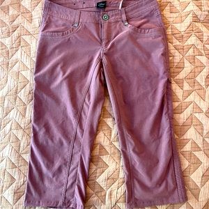 Kuhl size 4 rose Trekr capri